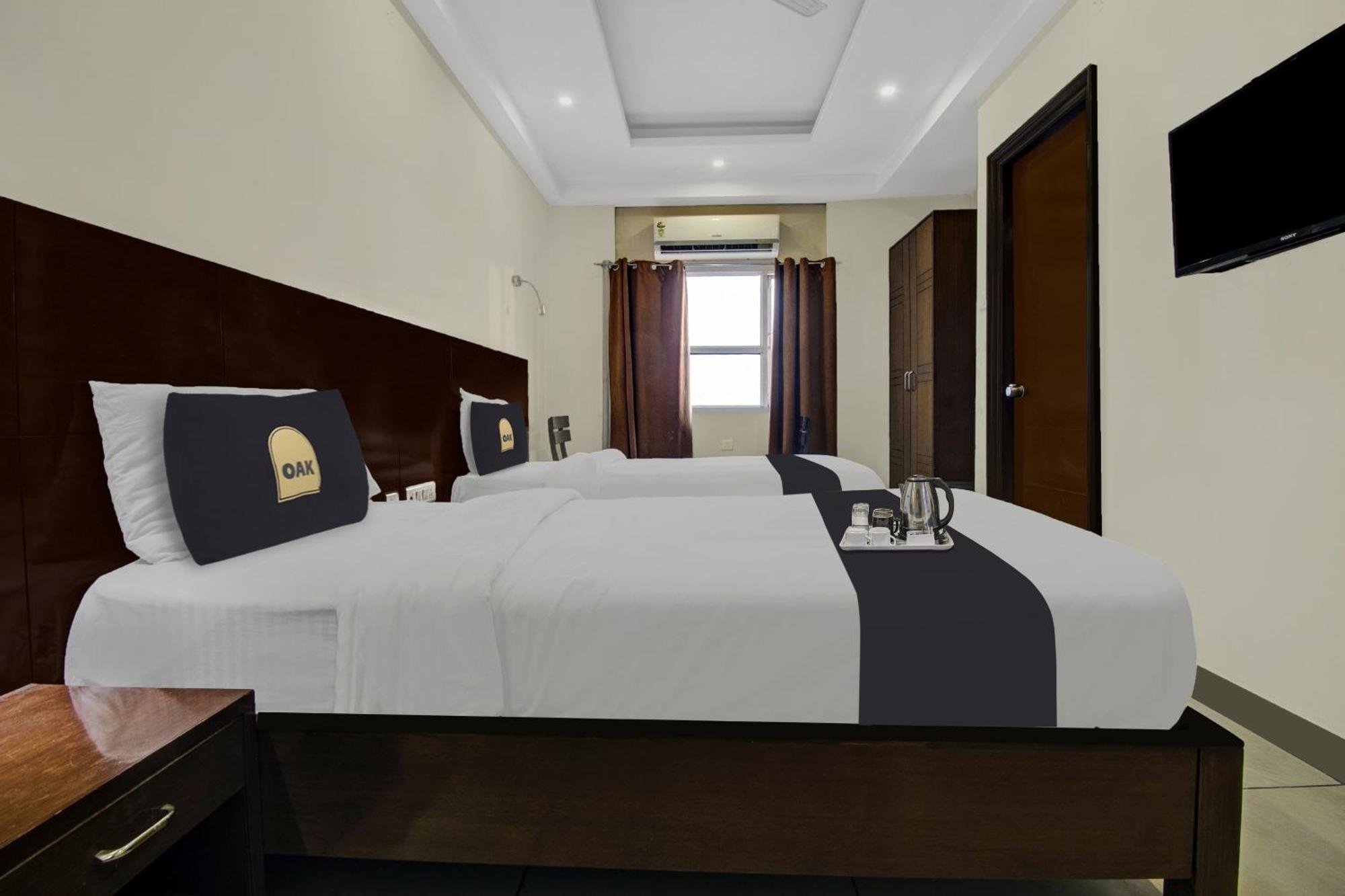 Townhouse Oak Hotel Heritage Heights Jaipur Exterior photo